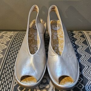 Fly London Women's Metallic  Silver Slingback Sandals